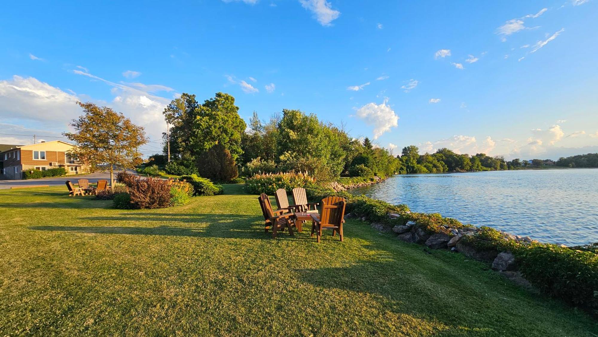 Hotel Oasis Lac St-Louis Salaberry-de-Valleyfield Buitenkant foto