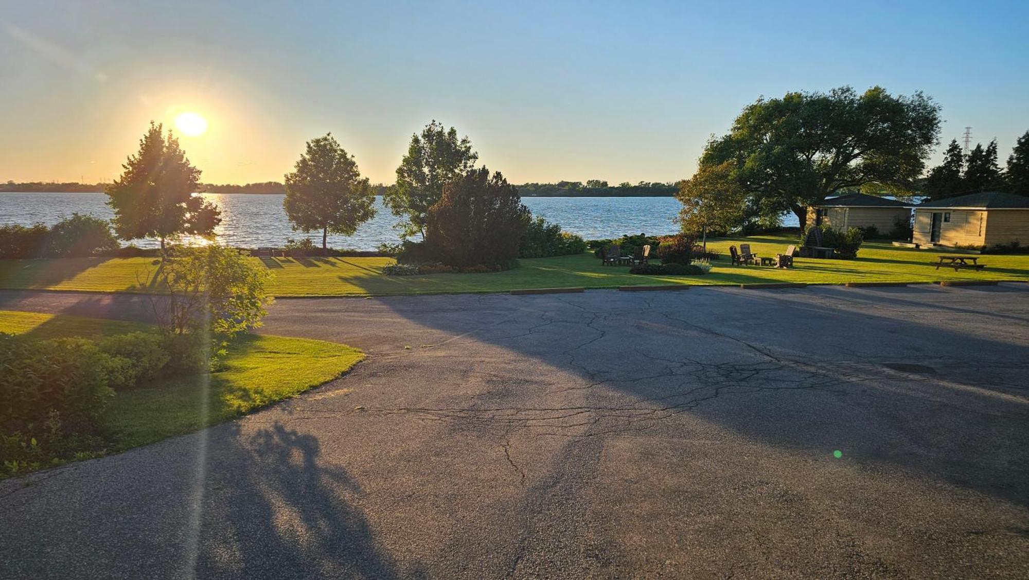 Hotel Oasis Lac St-Louis Salaberry-de-Valleyfield Buitenkant foto