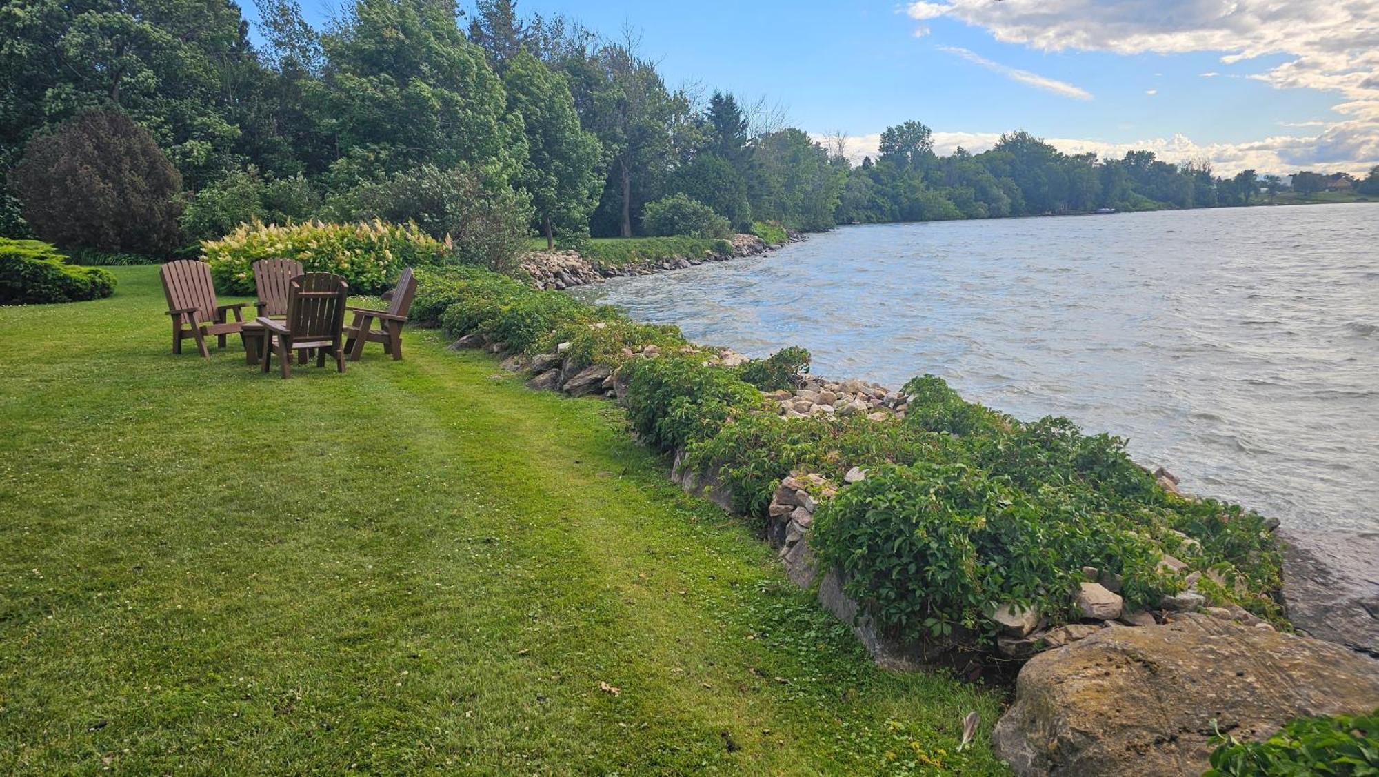 Hotel Oasis Lac St-Louis Salaberry-de-Valleyfield Buitenkant foto