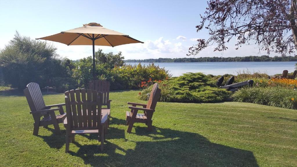 Hotel Oasis Lac St-Louis Salaberry-de-Valleyfield Buitenkant foto