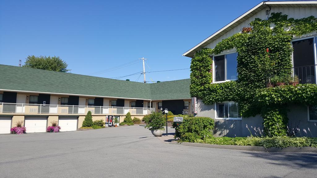 Hotel Oasis Lac St-Louis Salaberry-de-Valleyfield Buitenkant foto