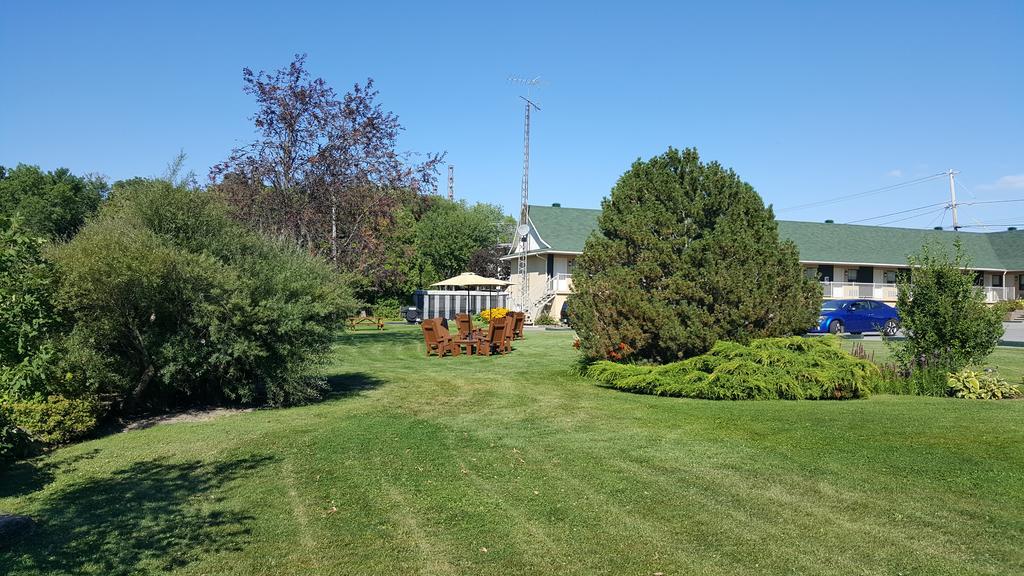 Hotel Oasis Lac St-Louis Salaberry-de-Valleyfield Buitenkant foto