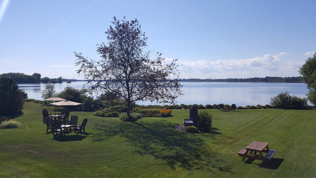 Hotel Oasis Lac St-Louis Salaberry-de-Valleyfield Buitenkant foto