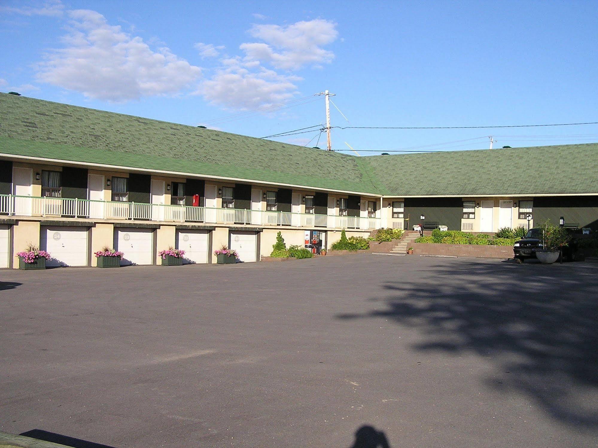 Hotel Oasis Lac St-Louis Salaberry-de-Valleyfield Buitenkant foto
